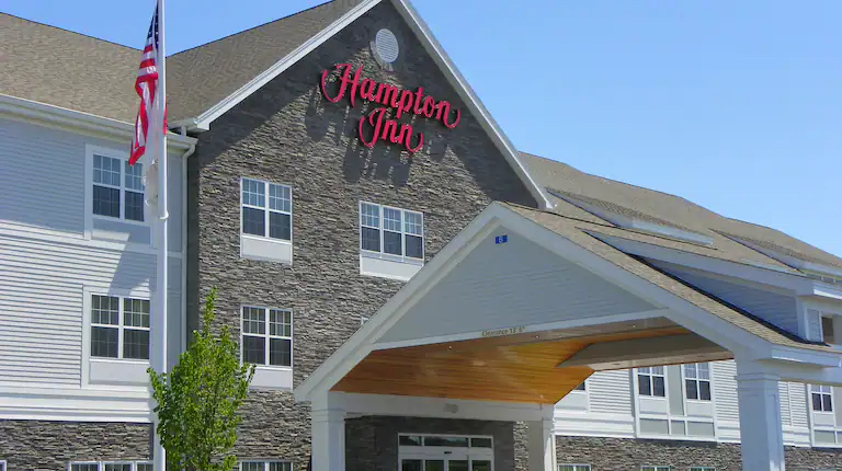 Exterior photo of the Hampton Inn, Ellsworth, Maine
